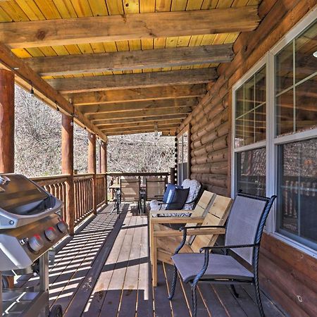 Gatlinburg Cabin With Loft And Game Room 1 Mi To Town Exteriör bild