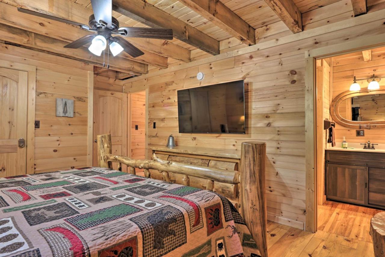 Gatlinburg Cabin With Loft And Game Room 1 Mi To Town Exteriör bild