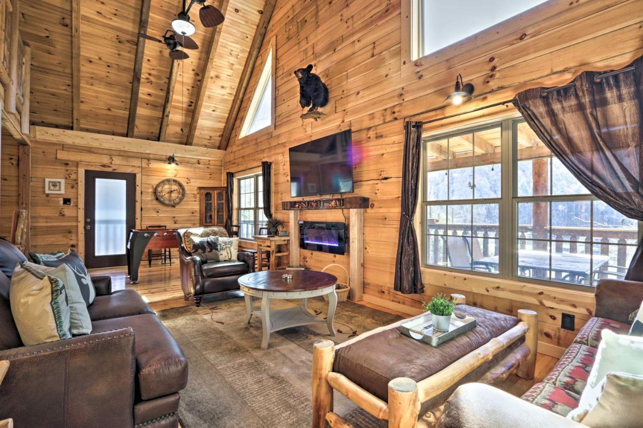 Gatlinburg Cabin With Loft And Game Room 1 Mi To Town Exteriör bild