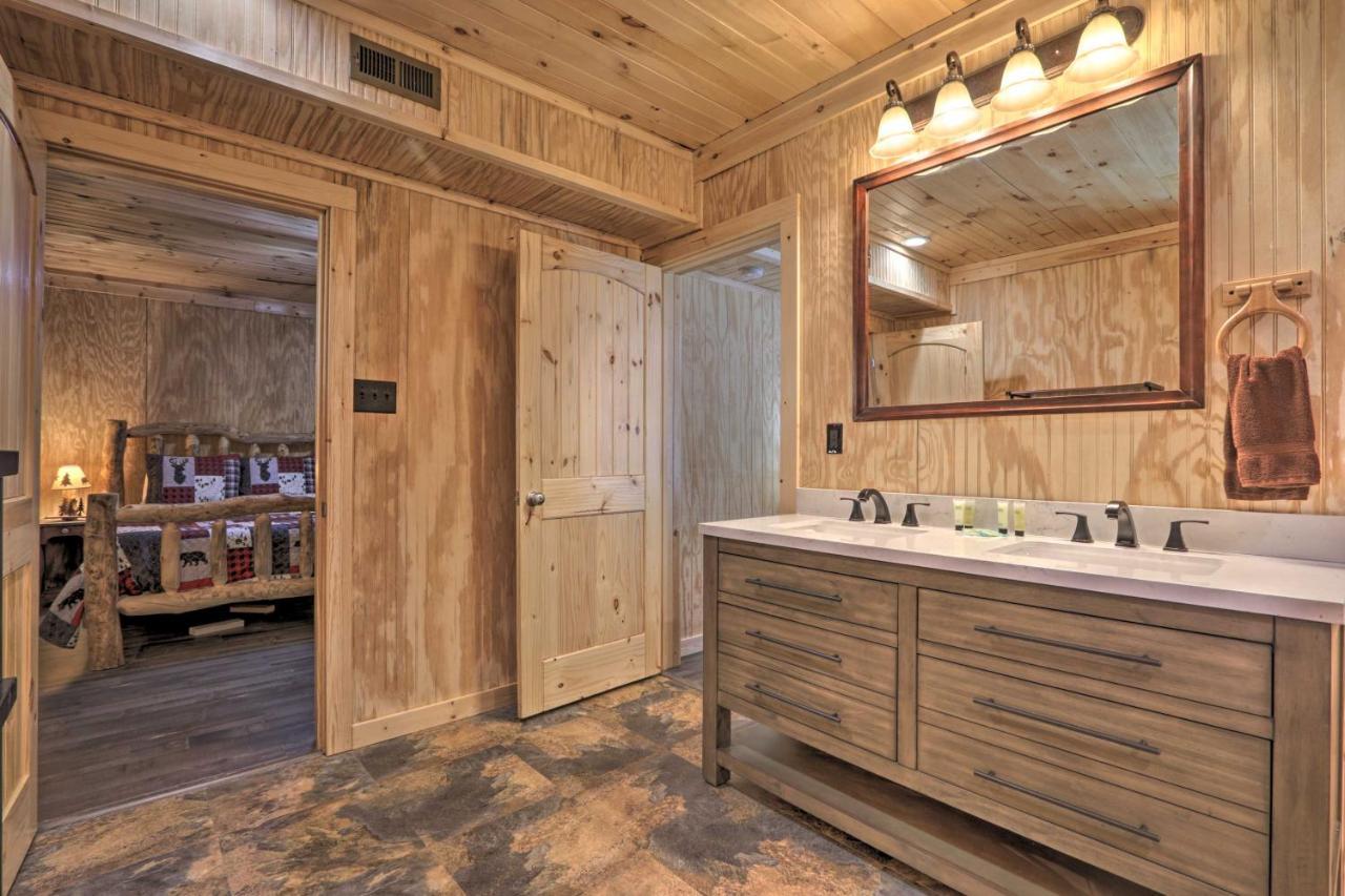 Gatlinburg Cabin With Loft And Game Room 1 Mi To Town Exteriör bild