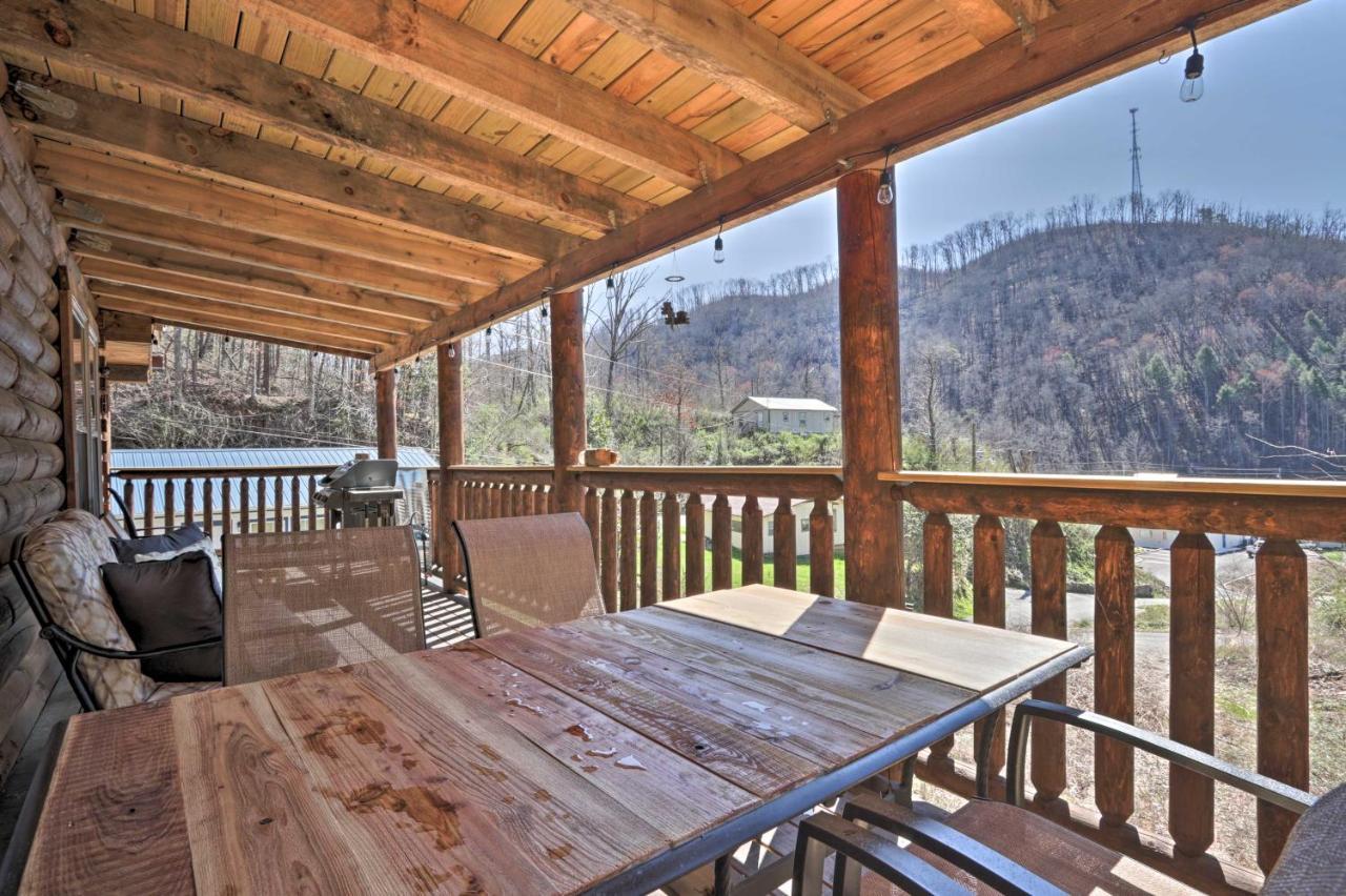 Gatlinburg Cabin With Loft And Game Room 1 Mi To Town Exteriör bild