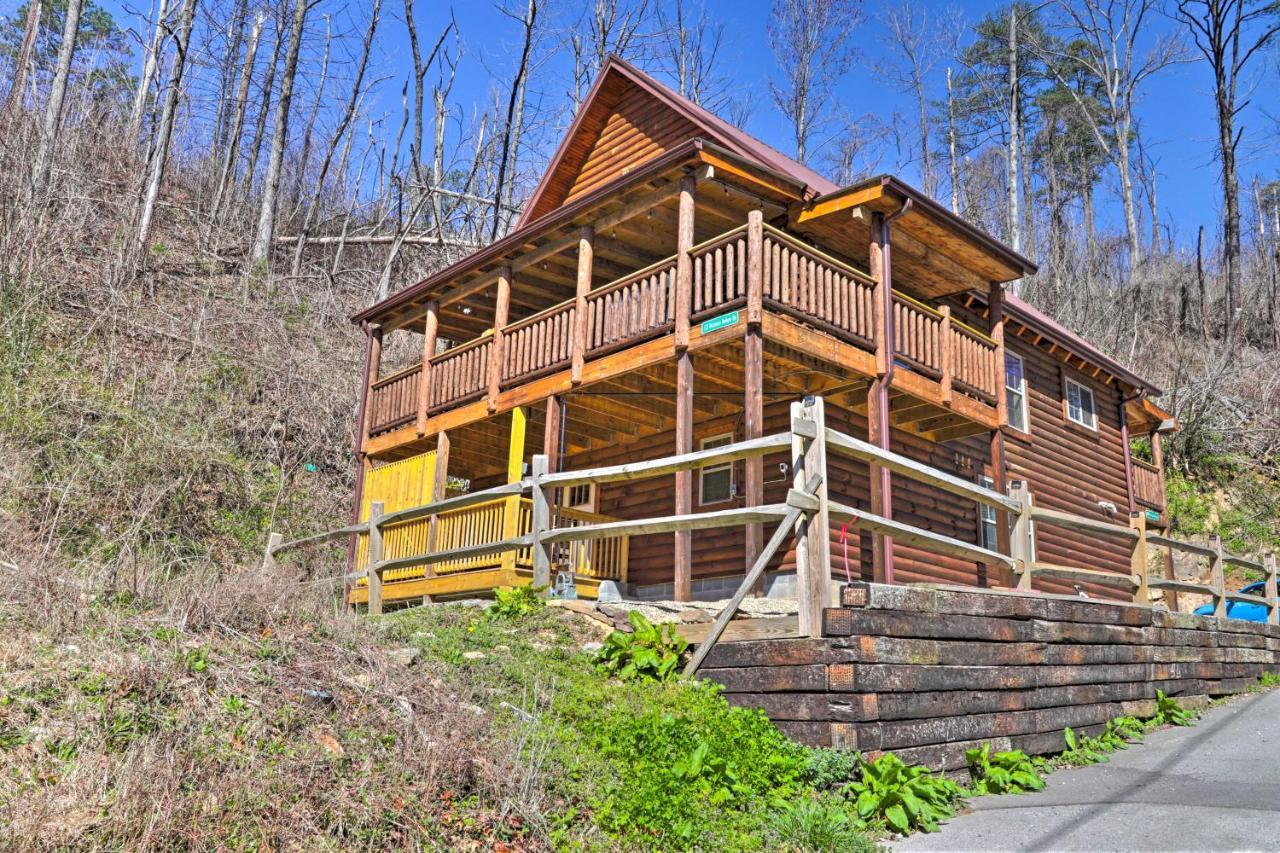 Gatlinburg Cabin With Loft And Game Room 1 Mi To Town Exteriör bild