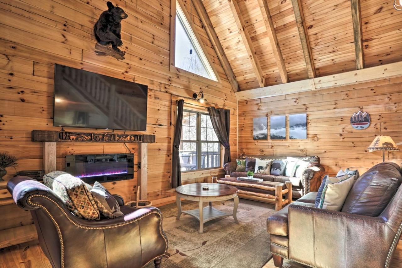 Gatlinburg Cabin With Loft And Game Room 1 Mi To Town Exteriör bild