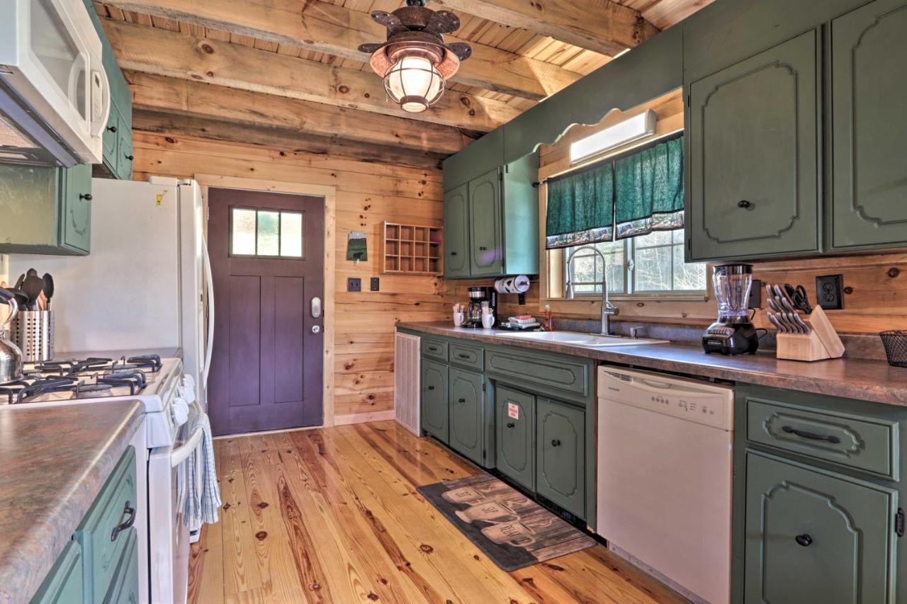 Gatlinburg Cabin With Loft And Game Room 1 Mi To Town Exteriör bild