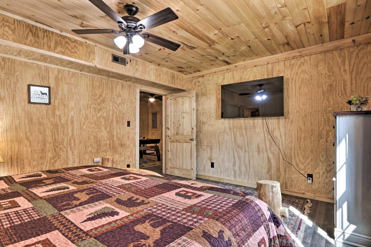Gatlinburg Cabin With Loft And Game Room 1 Mi To Town Exteriör bild