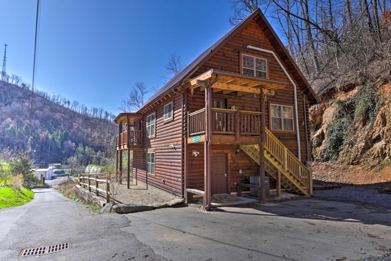 Gatlinburg Cabin With Loft And Game Room 1 Mi To Town Exteriör bild
